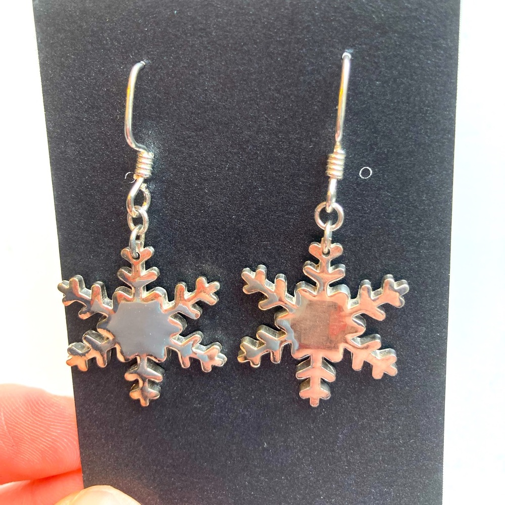 Sterling silver snowflake dangle earrings